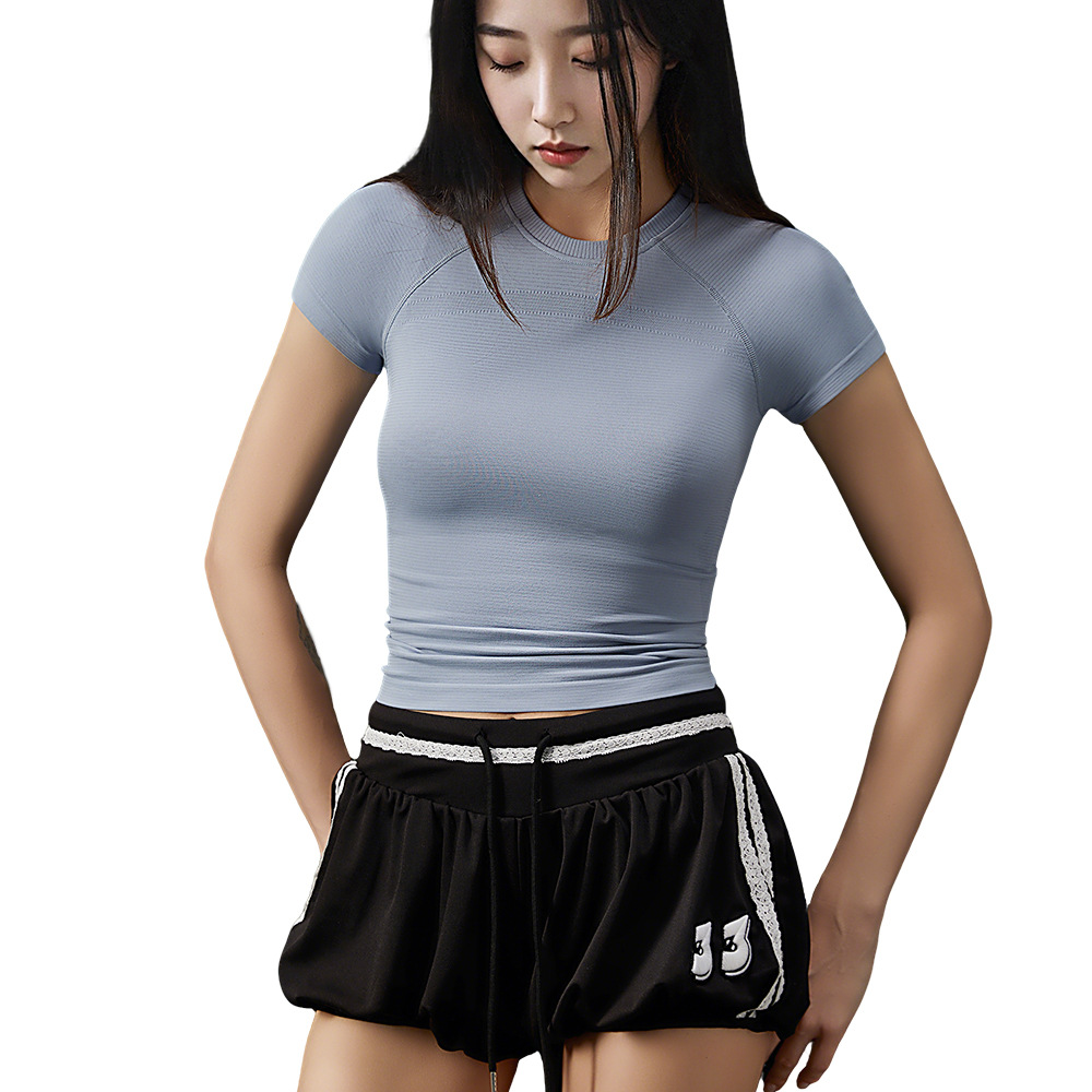 23. Quick-drying short-sleeved sports shirt